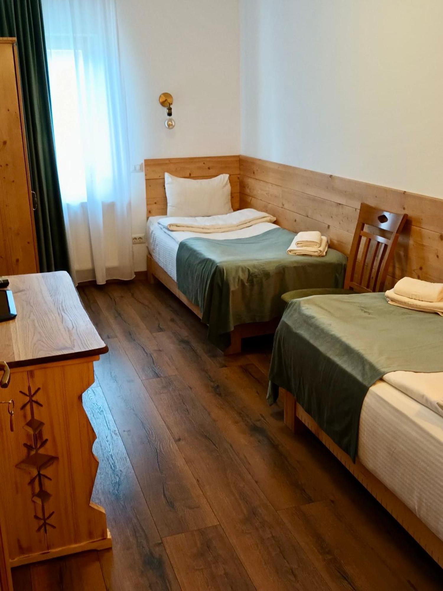 Pensiunea Coronita Vişeu de Sus Quarto foto